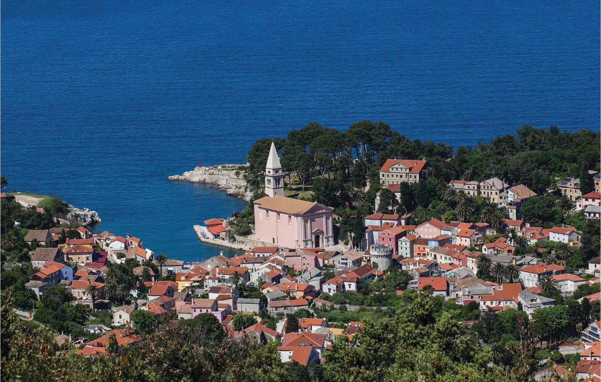 2 Bedroom Awesome Apartment In Veli Lošinj Eksteriør billede